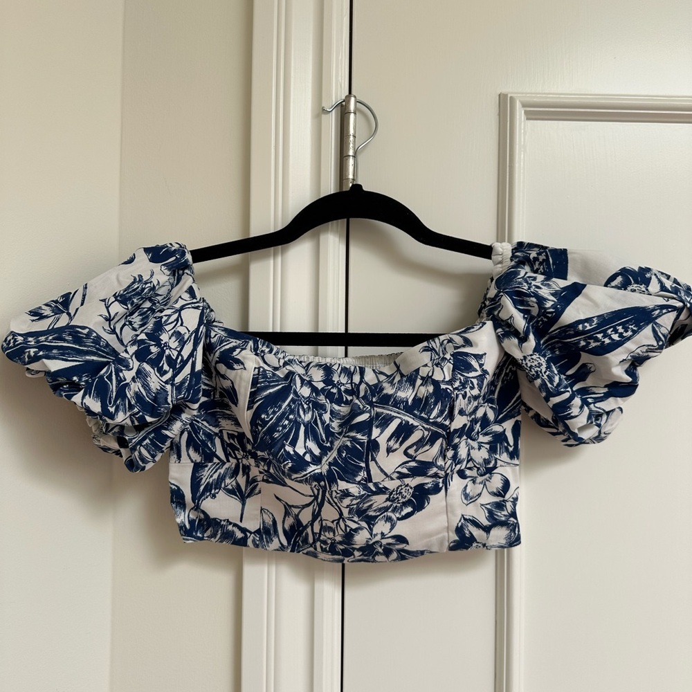 Abercrombie Floral Puff Sleeve Top - Blue and White NWT